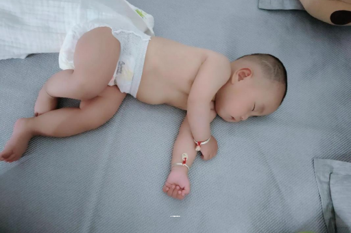 广州包生男孩的试管医院没满月的宝宝